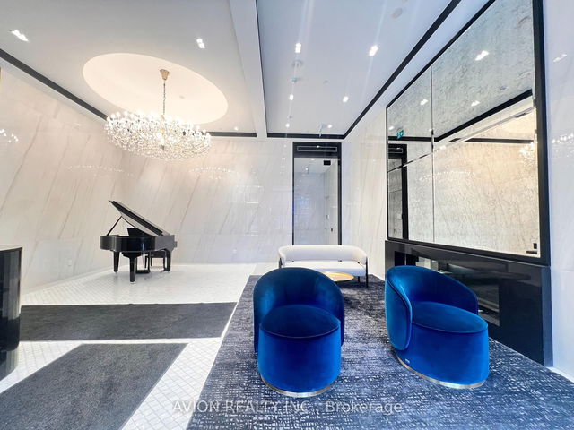 1003 - 8 Wellesley Street