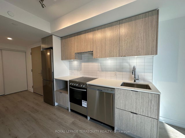 2412 - 395 Bloor Street