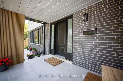 88 Ravenbury Rd, Toronto - Don Valley Village image-0-3