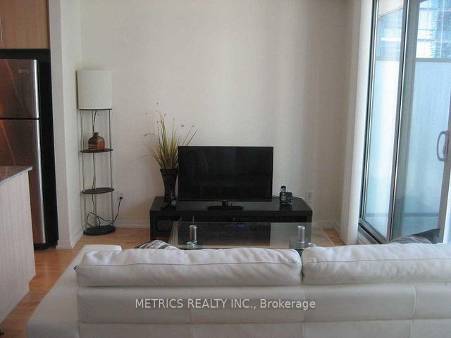 2003 - 55 Bremner Boulevard