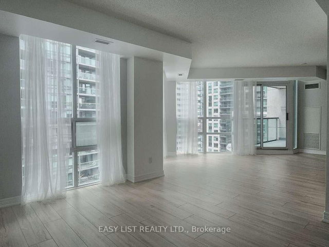 1501 - 51 Lower Simcoe Street