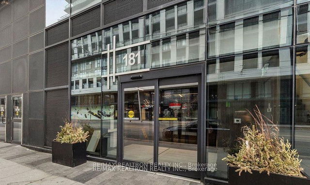 3215 - 181 Dundas Street
