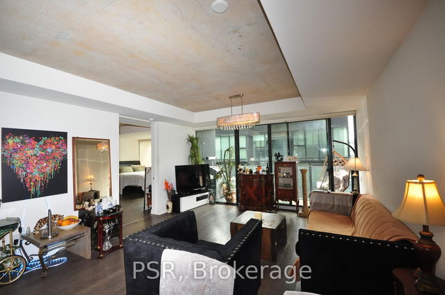 1009 - 629 King Street W
