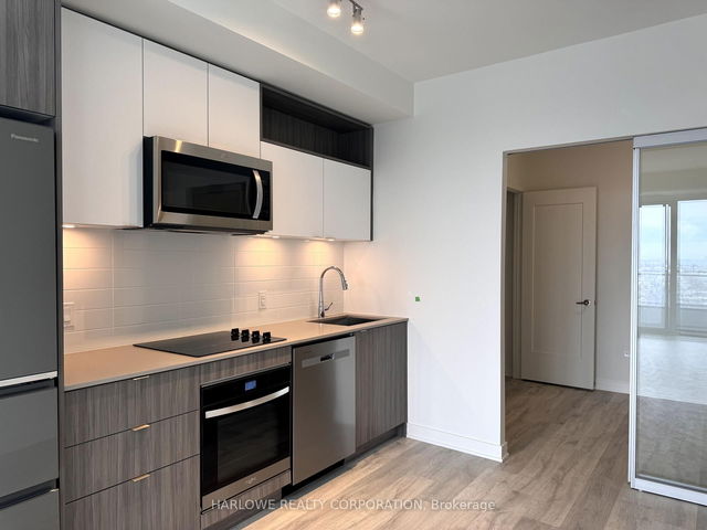 2505 E - 70 Princess Street