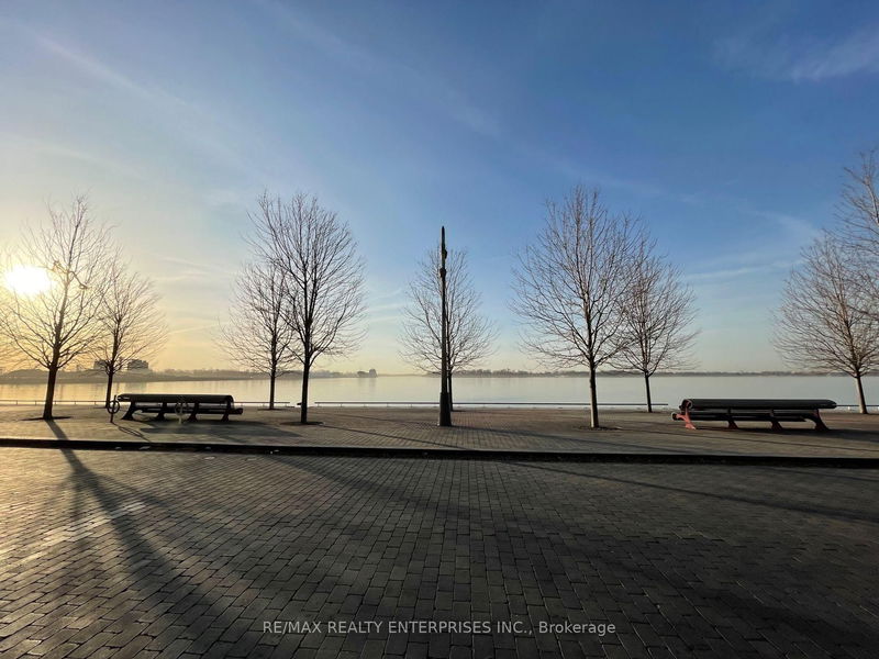 Unit 212 — 1 Edgewater Dr, Toronto - Waterfront Communities C8 image-0-0