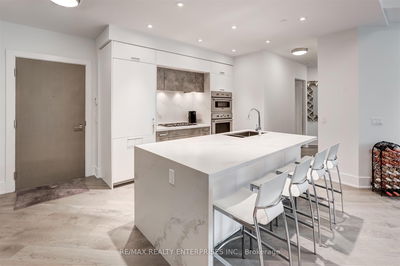 Unit 212 — 1 Edgewater Dr, Toronto - Waterfront Communities C8 image-0-4