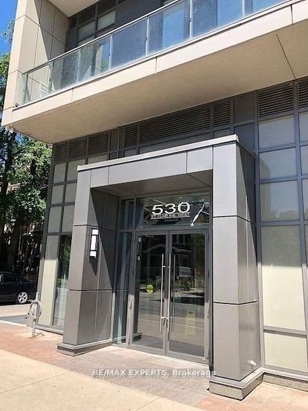 302 - 530 St Clair Avenue