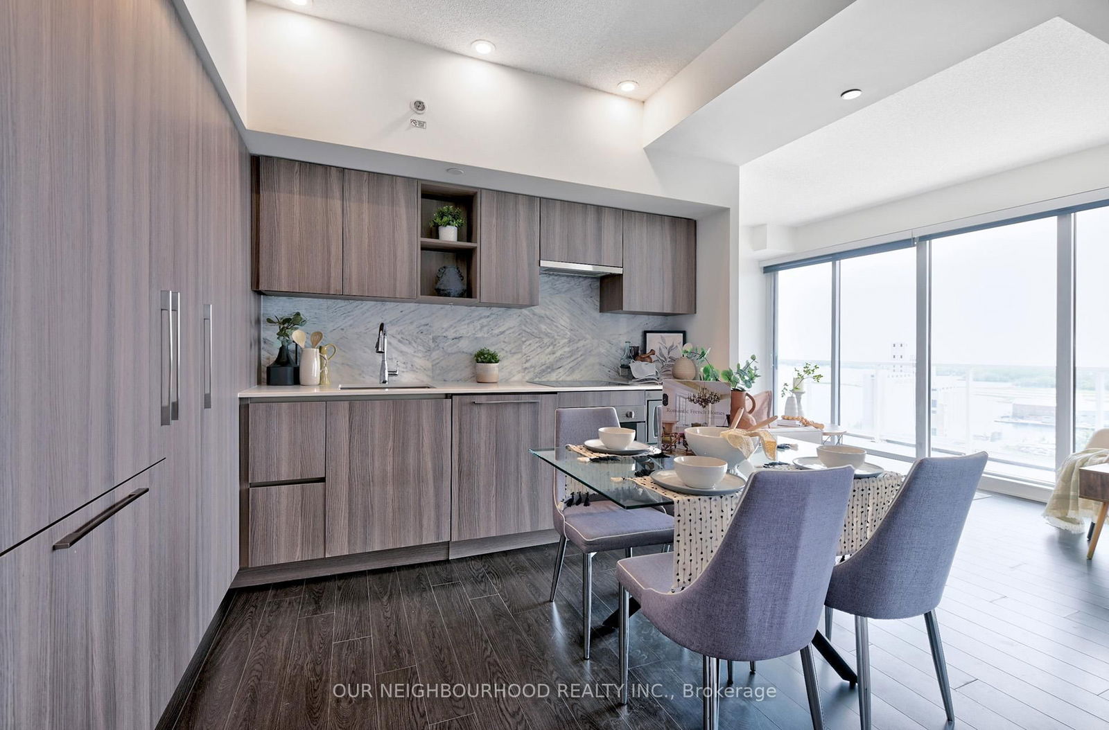 Condo for sale at 2111-19 Bathurst Street, Toronto, Waterfront Communities C1, M6A 2E1 - MLS: C12200577