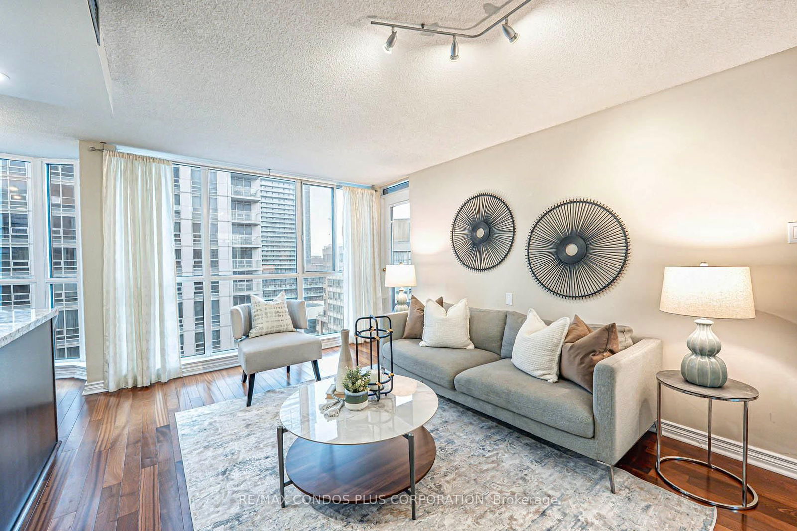 Condo for sale at 1810-736 Bay Street, Toronto, Bay Street Corridor, M5G 2M4 - MLS: C12200632