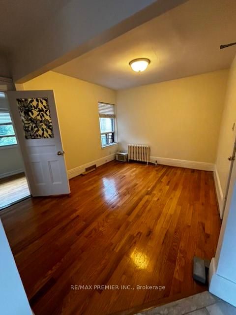 4 - 345 Spadina Road