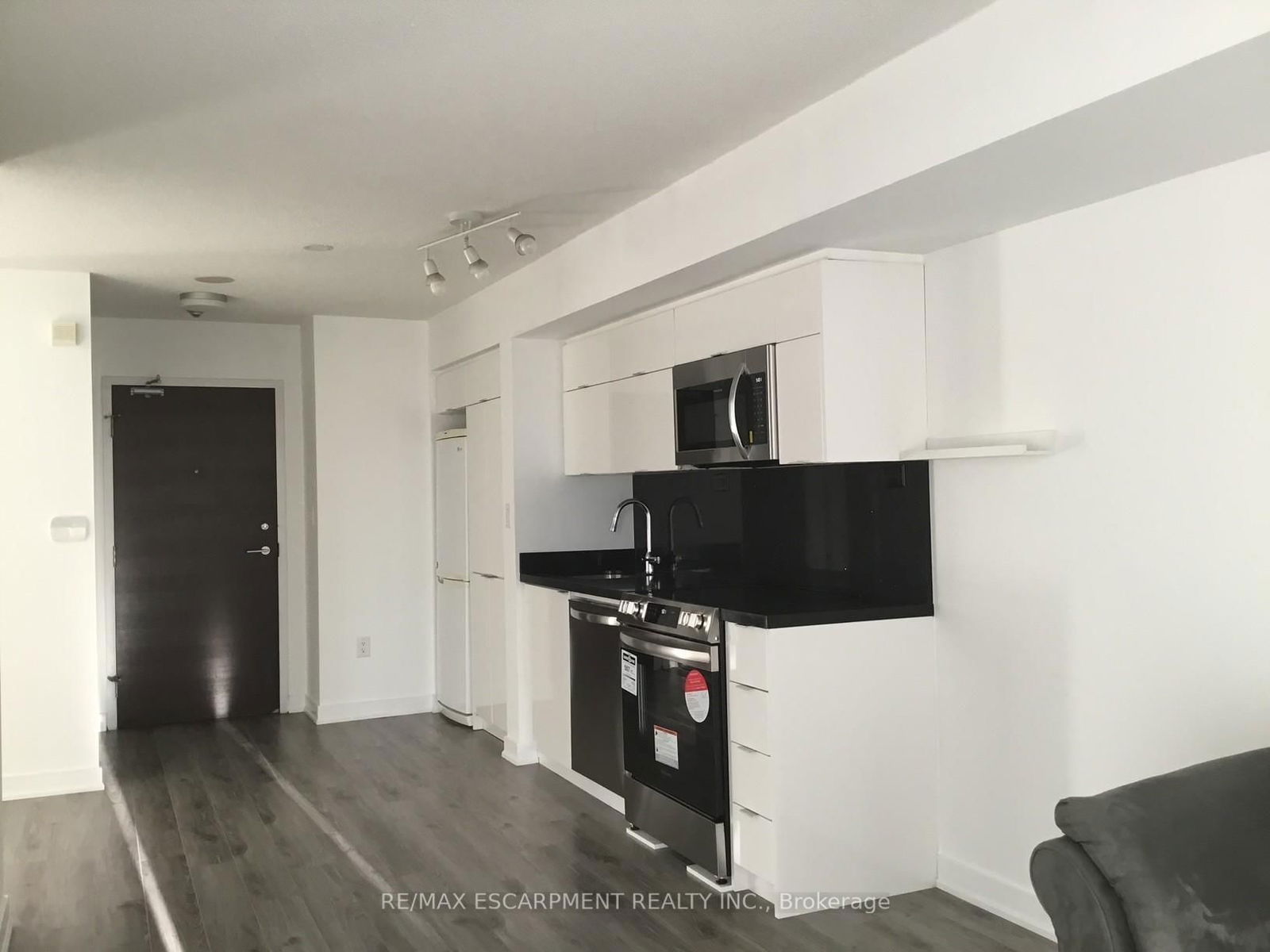 Condo for sale at 1510-21 Iceboat Terrace, Toronto, Waterfront Communities C1, M5V 4A9 - MLS: C12200884