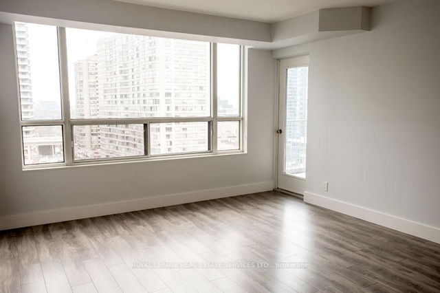 1204 - 100 Upper Madison Avenue