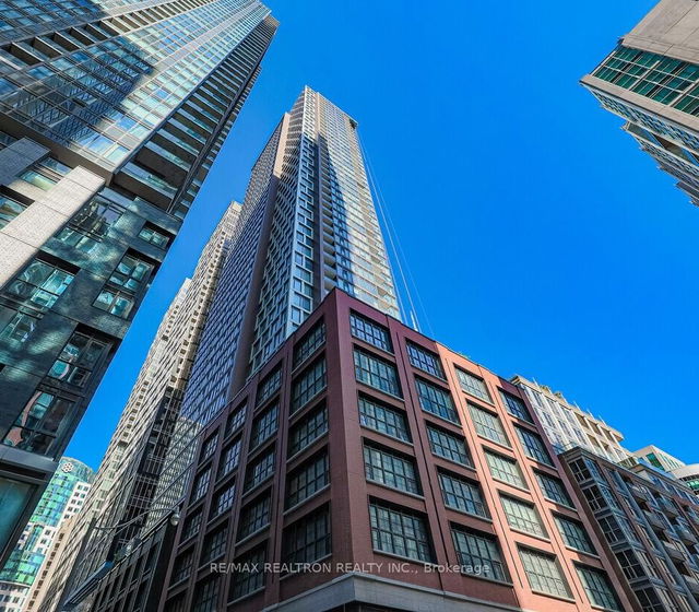 1611 - 55 Mercer Street