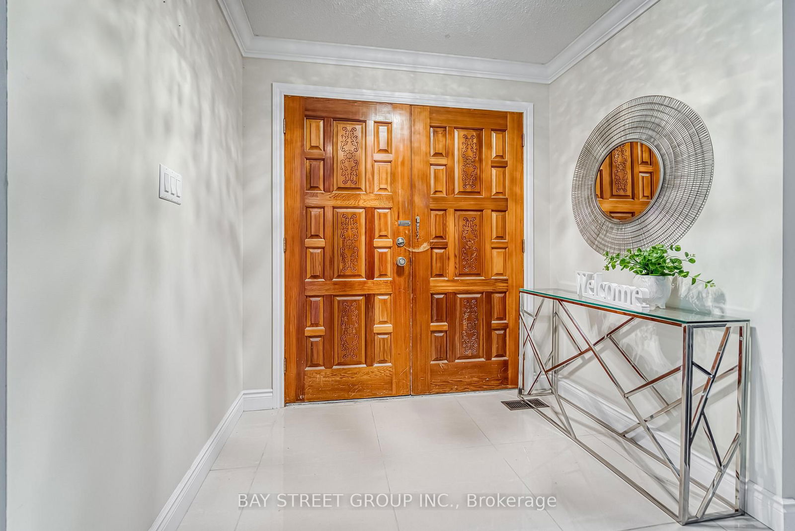 Detached House for sale at 627 Conacher Drive, Toronto, Newtonbrook East, M2M 3N2 - MLS: C12200999