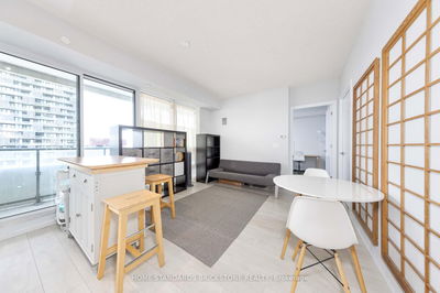 Unit 3511 — 2221 Yonge St, Toronto - Mount Pleasant West image-0-4