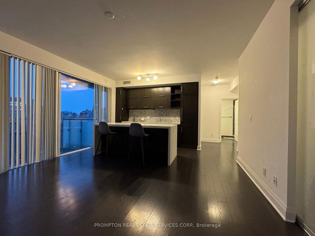 602 - 1080 Bay Street