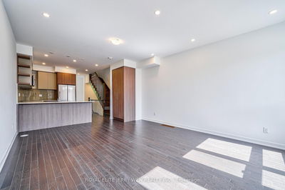 Unit 7 — 70 Green Gardens Blvd, Toronto - Englemount-Lawrence image-0-3