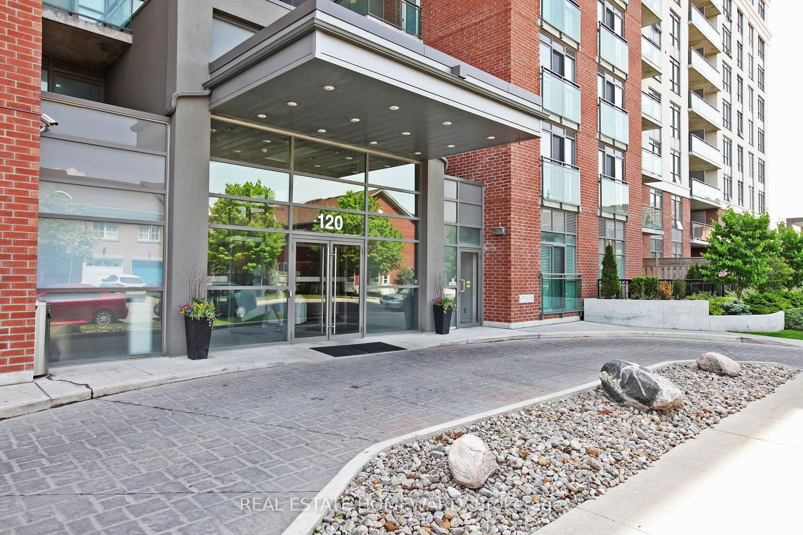 Condo for sale at #608-120 Dallimore Circle, Toronto, Banbury-Don Mills, M3C 4J1 - MLS: C12201396