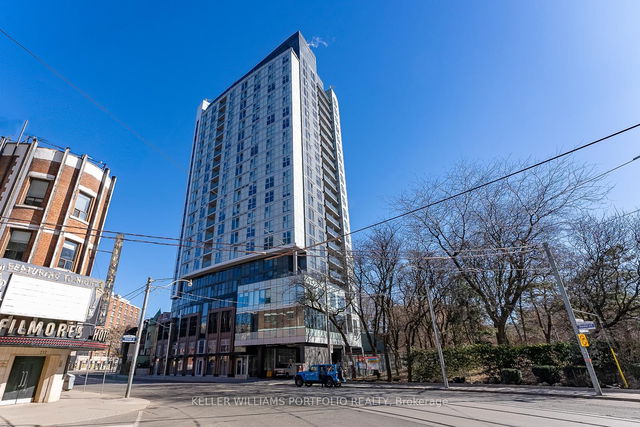 811 - 219 Dundas Street