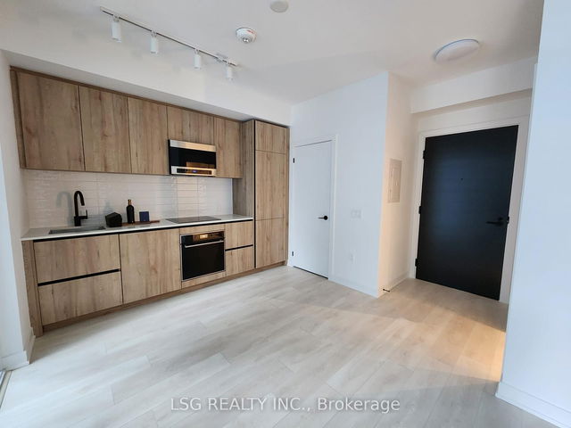 2103 - 117 Broadway Avenue