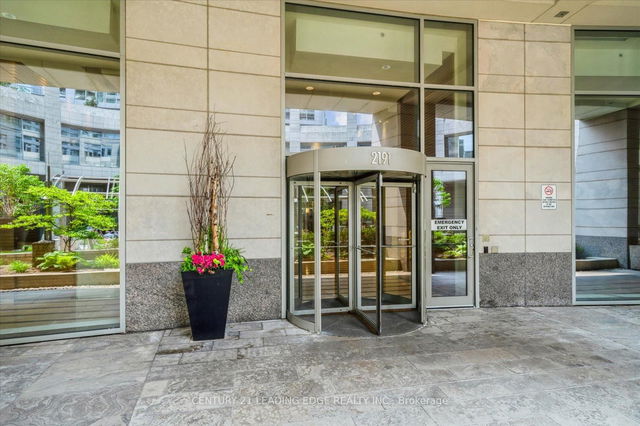 3201 - 2191 Yonge Street