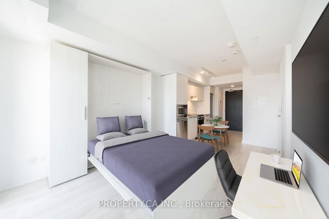 1706 - 501 Yonge Street