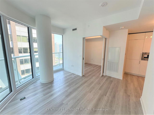 2712 - 230 Simcoe Street