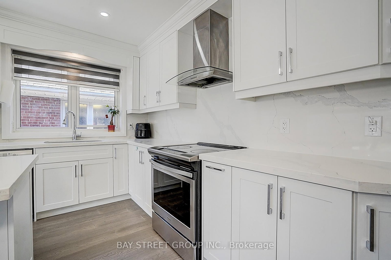 Listing Image 14