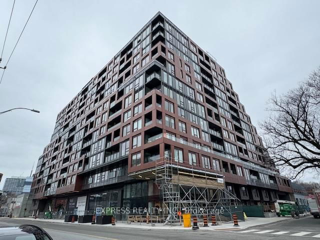 817 - 28 Eastern Avenue