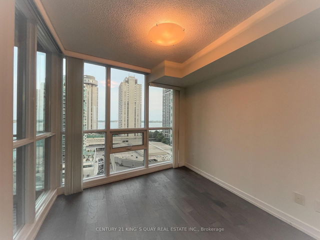 1509 - 18 Harbour Street