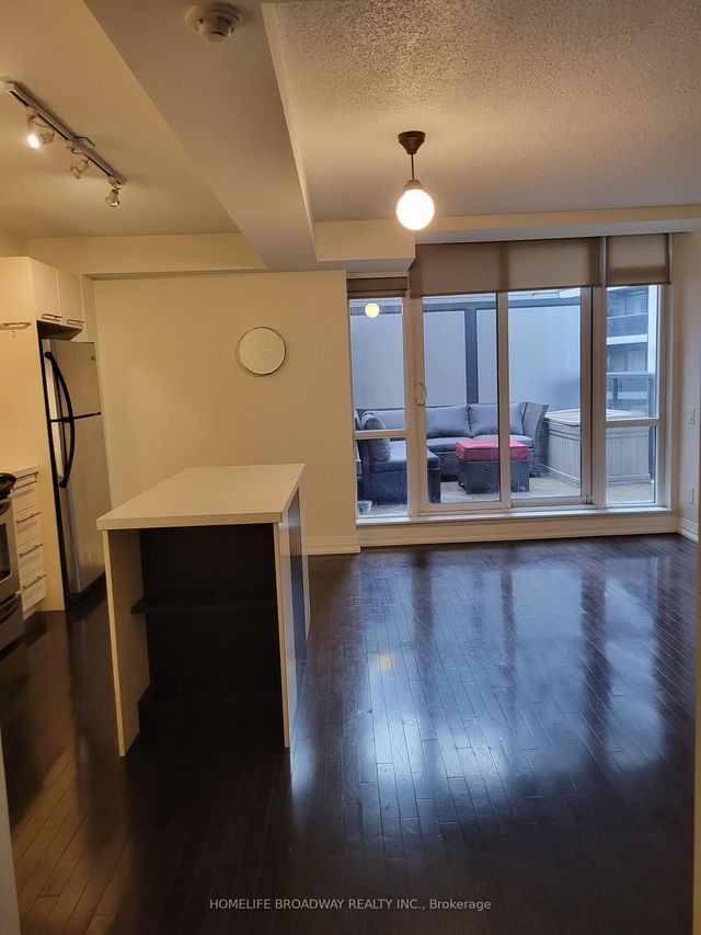 405 - 25 Carlton Street
