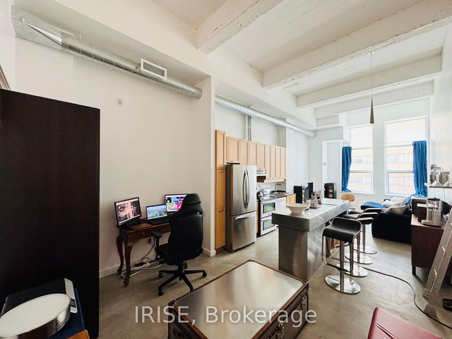 207 - 135 Dalhousie Street