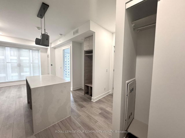 308 - 200 Redpath Avenue