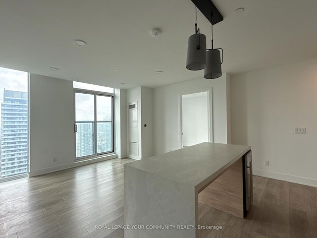 PH02 - 200 Redpath Avenue