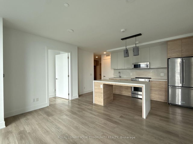 PH02 - 200 Redpath Avenue