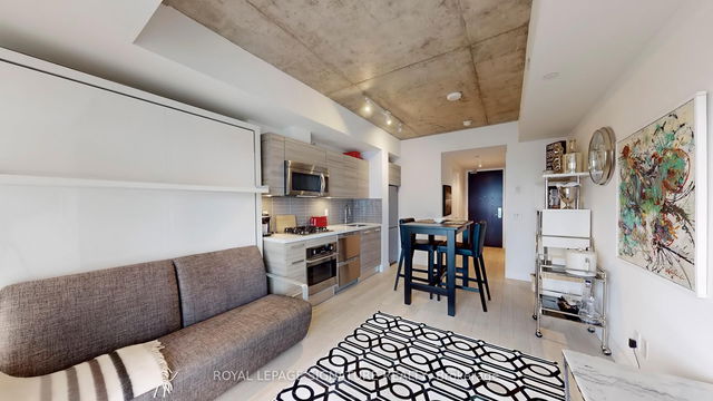 1406 - 224 King Street