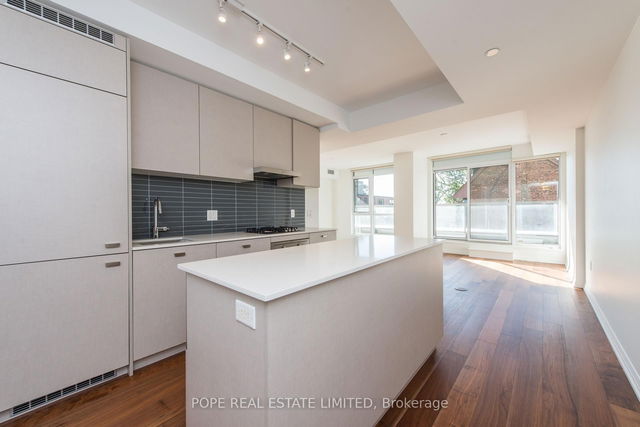 208 - 835 St Clair Avenue