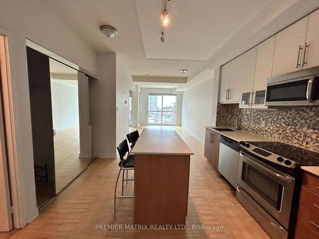 N625 - 1169 Queen Street