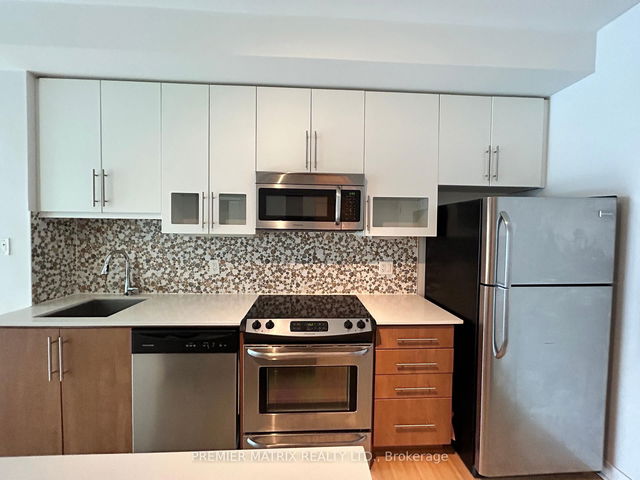 N625 - 1169 Queen Street