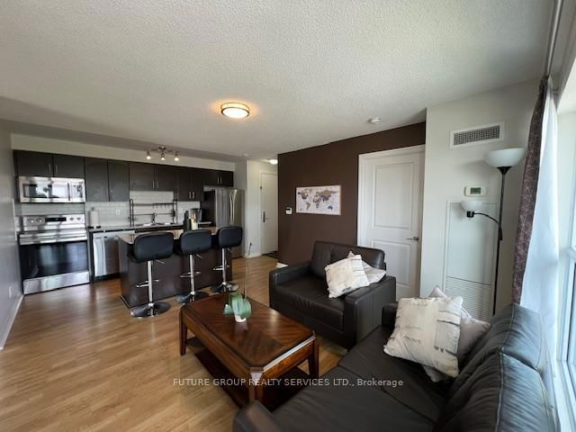 806 - 30 Heron's Hill Way
