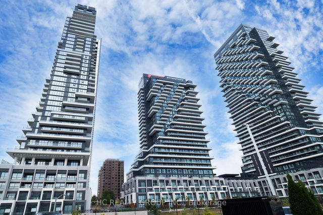 215 - 30 Inn On The Park Drive