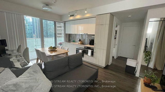 1506 - 15 Queens Quay