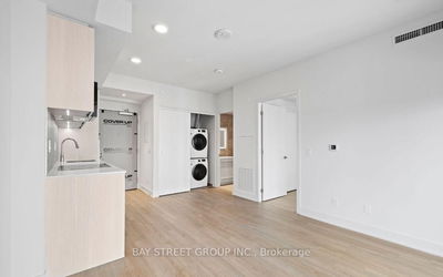 Unit 2009 — 8 Cumberland St, Toronto - Annex image-0-4