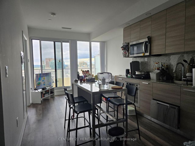2912 - 75 Canterbury Place