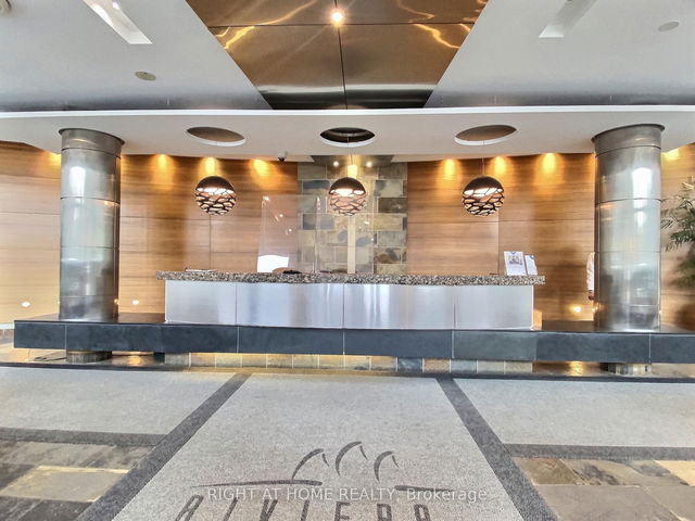 2125 - 230 Queens Quay W