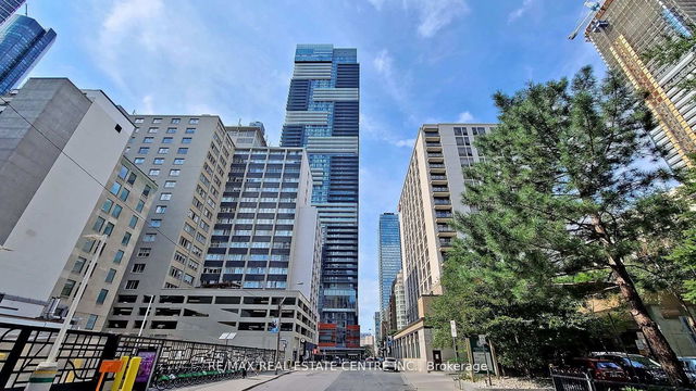 2605 - 7 Grenville Street
