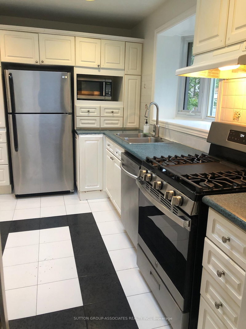 40 Caswell Dr, Toronto, M2M 3M3 | Image 3