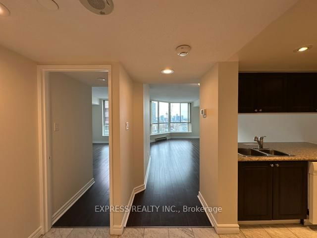 2409 - 38 Elm Street