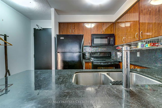 606 - 5791 Yonge Street