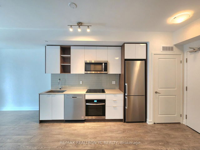 915 - 543 Richmond Street